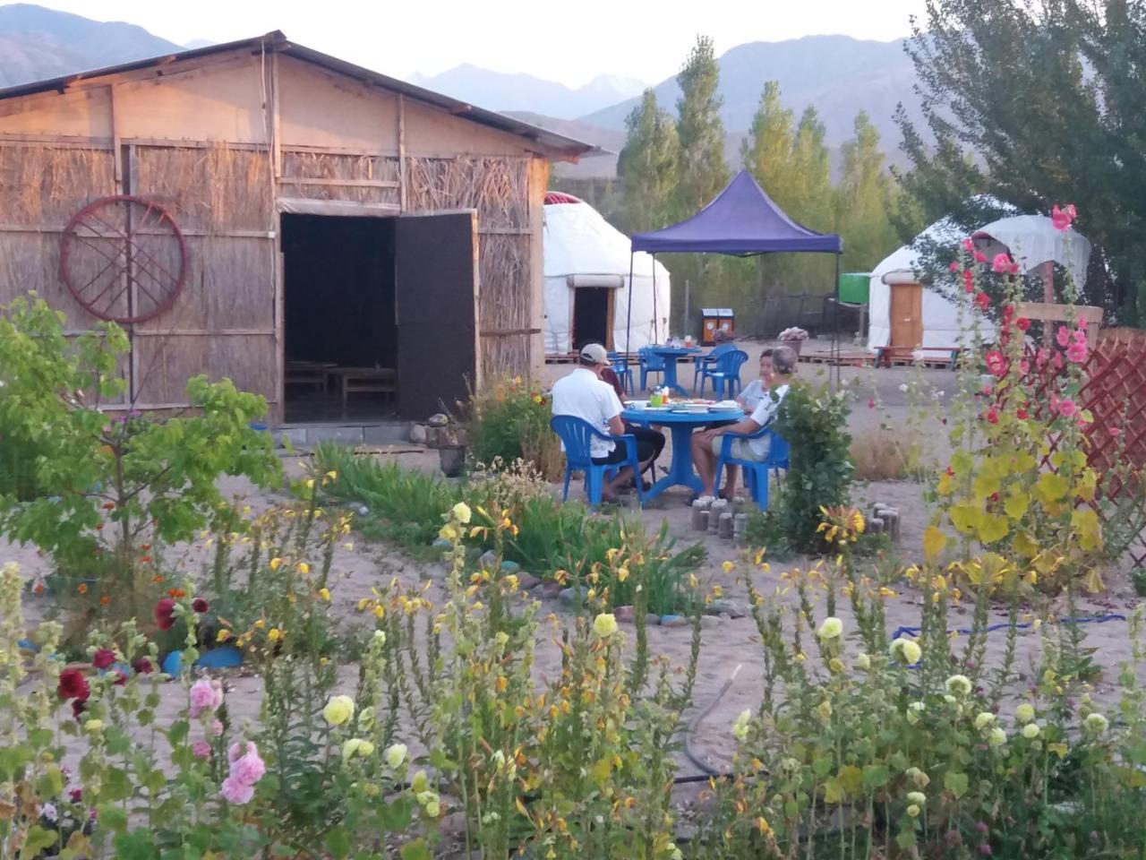 Hotel Yurt Camp Tosor Extérieur photo